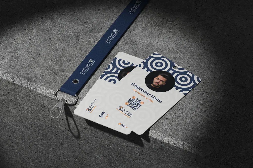 Tarik Alamal Alalamia: navy colour direction 3