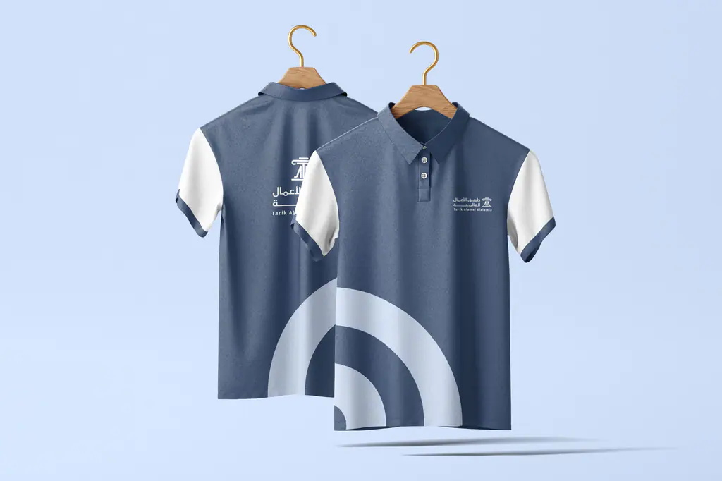 Tarik Alamal Alalamia: navy colour direction 8