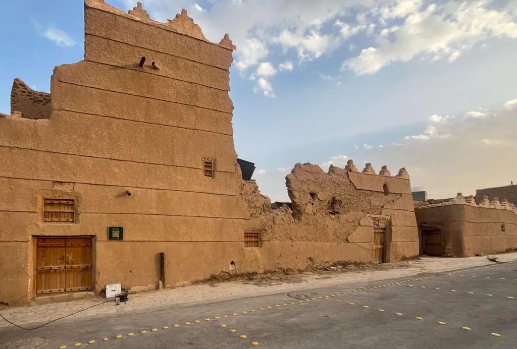Wayfinding at Al-Mareiyah: heritage village, QR plaques 3